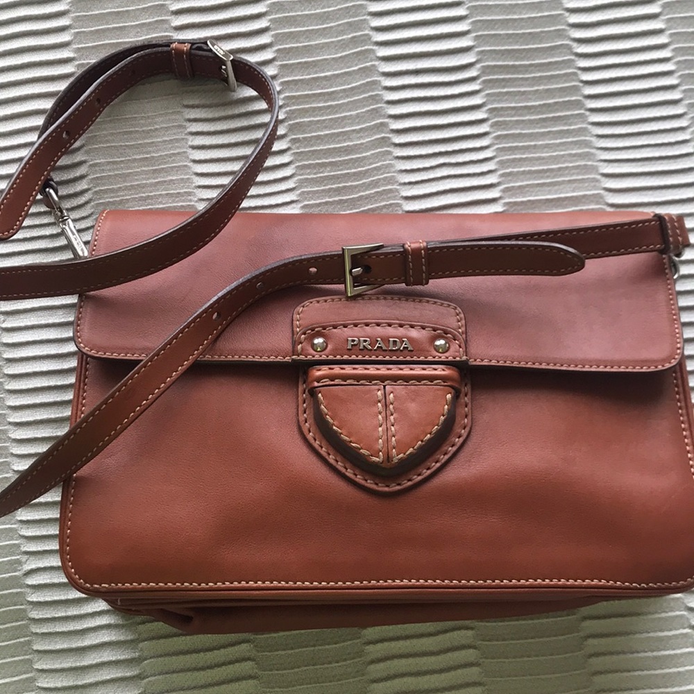 Beautiful 100% authentic Prada bag!!!!